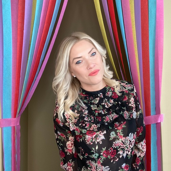 Meet your Posher, Christy - Picture 2 of 3